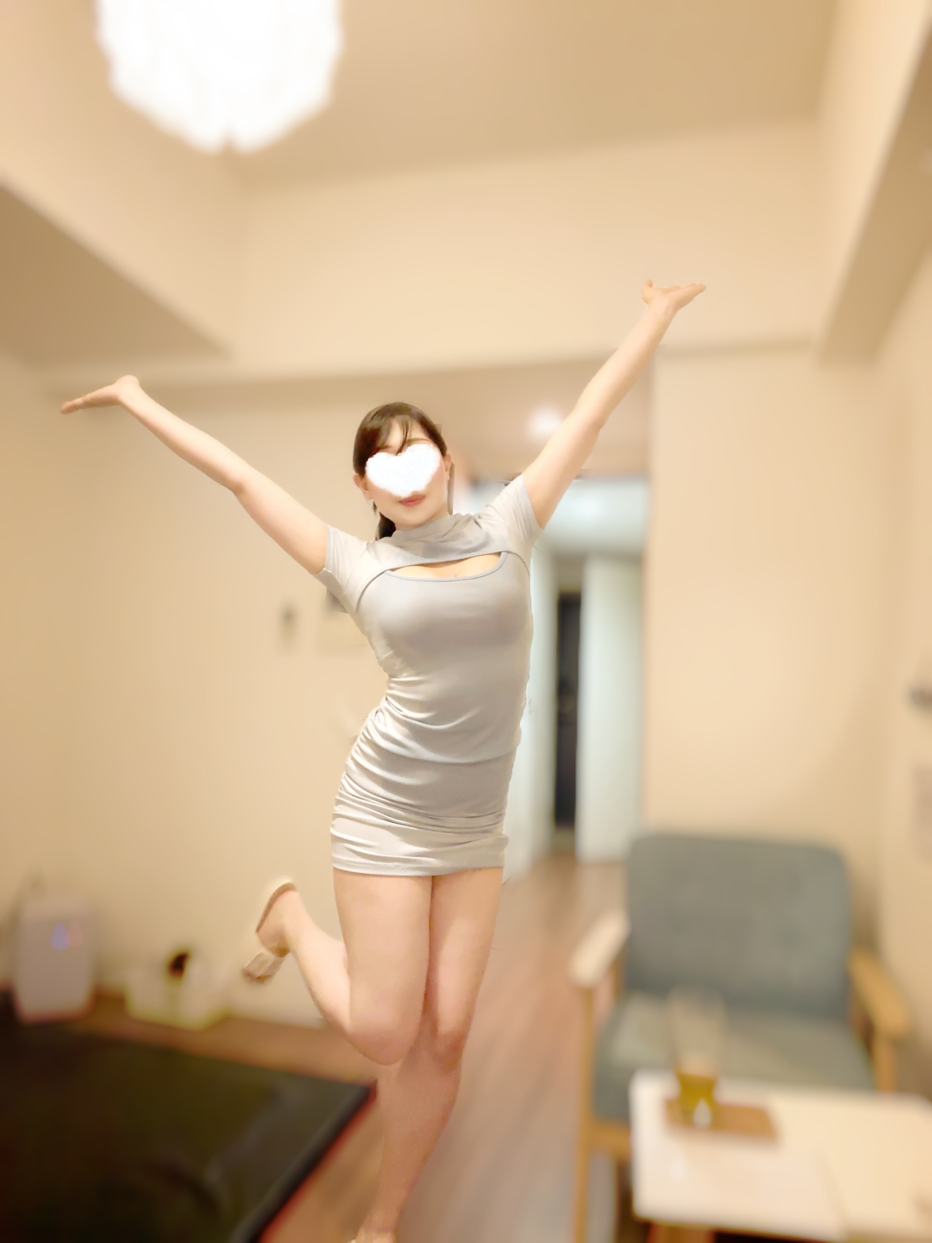 本日14(土)11-16時、出勤します\( ¨̮ )/