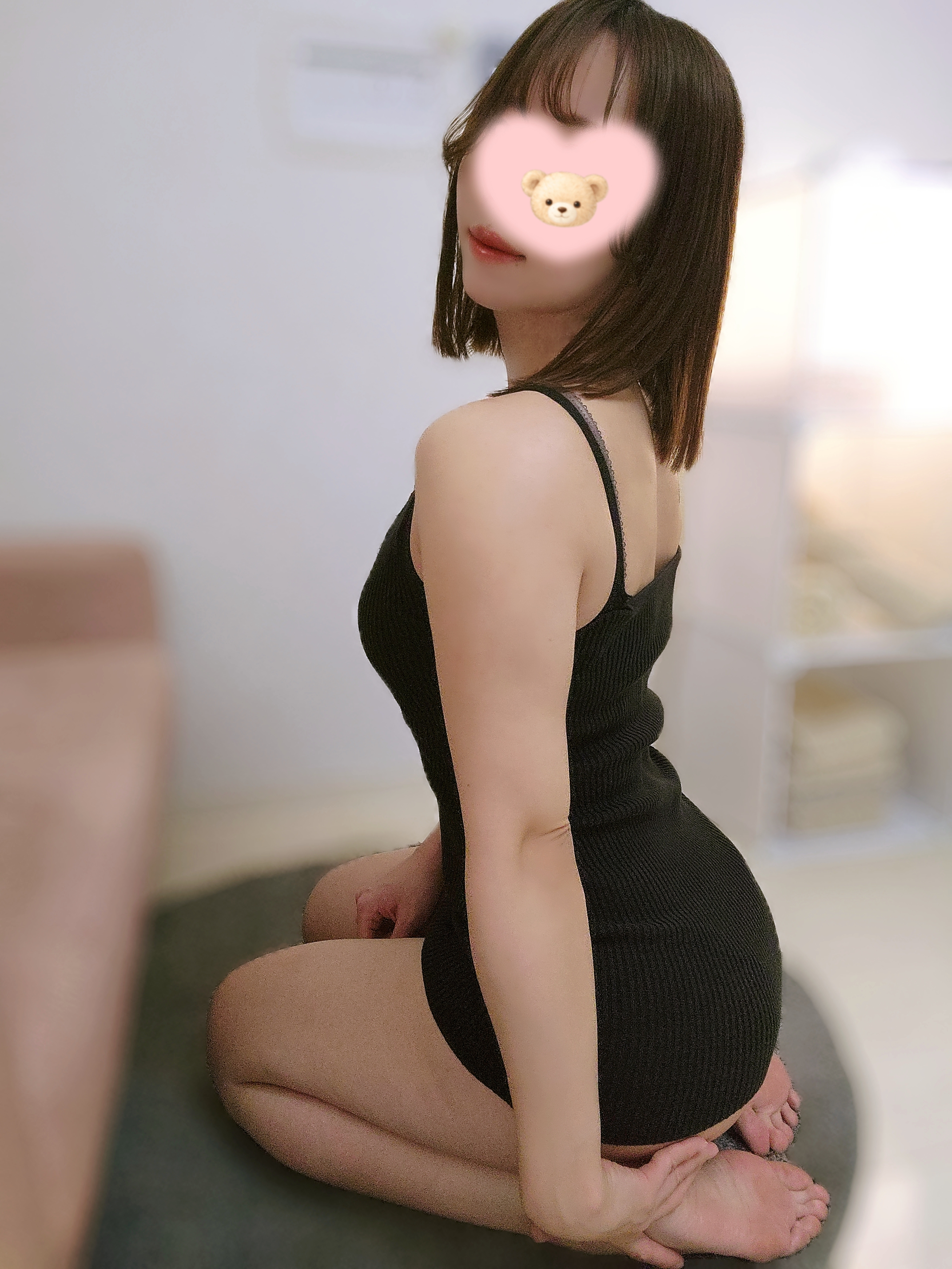 なぜか最近芸能人の○○に似てるねって
言われることが多いです😂
今月3人に言われました😂
ぜひ私に会いに来て誰に似てるか
教えてください🫶
 
本日18:00までいます🌱‬‪