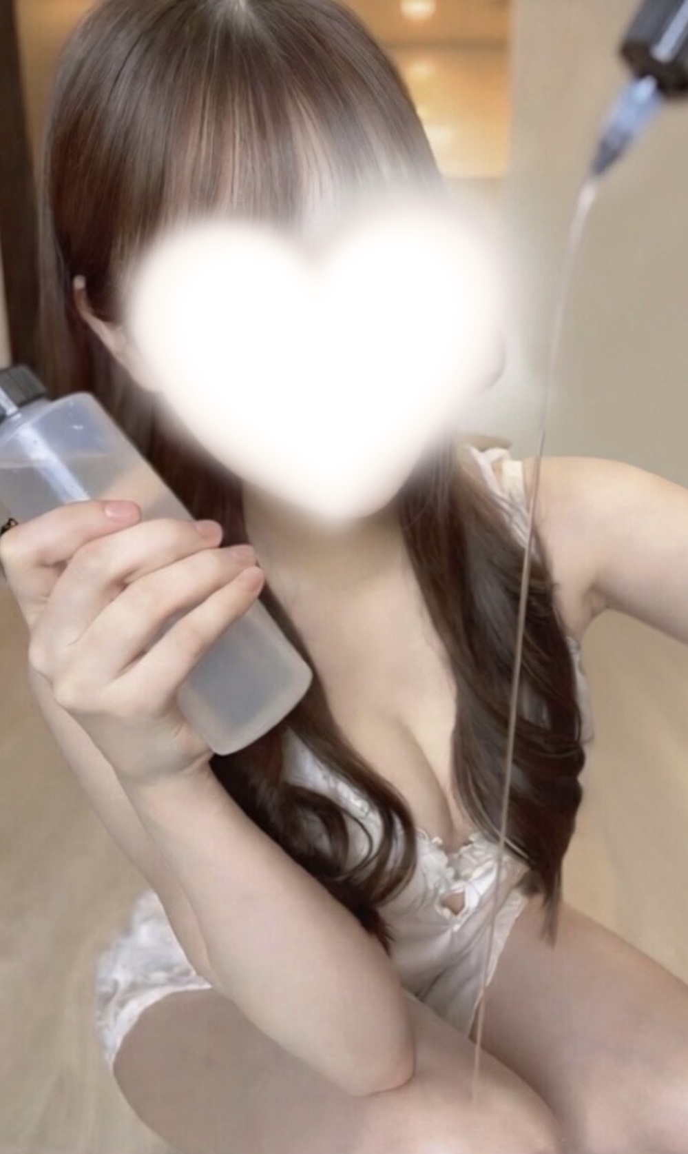 来週の出勤シフトです⬇️💕
・4/30(木) 11-17時
・5/2(土) 11-17時
┈┈┈┈┈┈┈┈┈┈┈┈┈┈┈┈┈┈┈┈
メンズエステのサービス範囲内で目一杯堪能いただけるよう、施術は工夫しているつもりです(ᴗˬᴗ)♡
施術しやすいよう、ボトルもマイボトル♬
心地いい癒しの時間を過ごしていただければと思ってます✨️
来週もよろしくお願いします🙇‍♀️💓