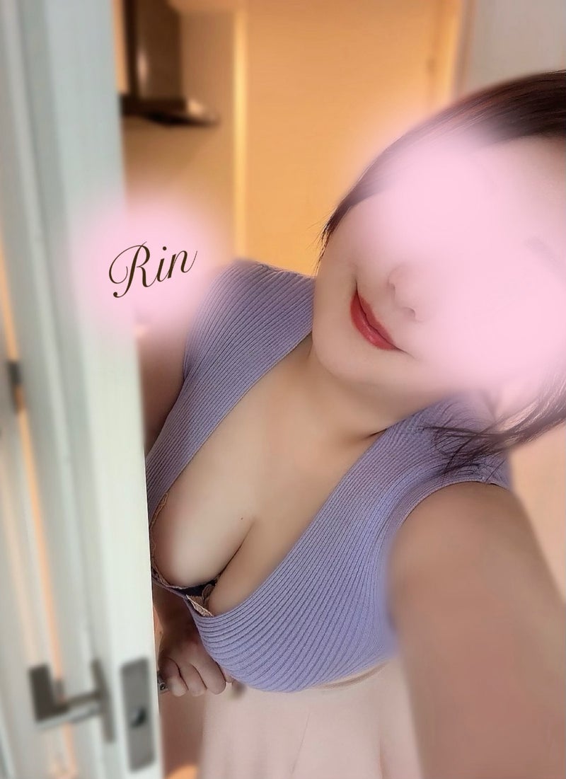 こんにちは☀️
雨予報かと思ったら晴れてるー！けど風めっちゃ強いね😵‍💫🌪️砂埃が舞って目が痛痒い、、ルーム着いたら1回目洗おう〜（ ; ; ）

🎏5/4(月祝)13:00 〜 22:30北千住ルーム🎏
GW期間中は最後の出勤となります！ありがたいことに多数の事前予約いただいておりますのでご案内可能枠今現在17:20 〜 20:10のみとなっております！

ご検討中の方はできるだけお早めにお問い合わせをお願いいたします🙇🏻‍♀️！それでは本日も元気に皆様をおまちしております🧸🫧