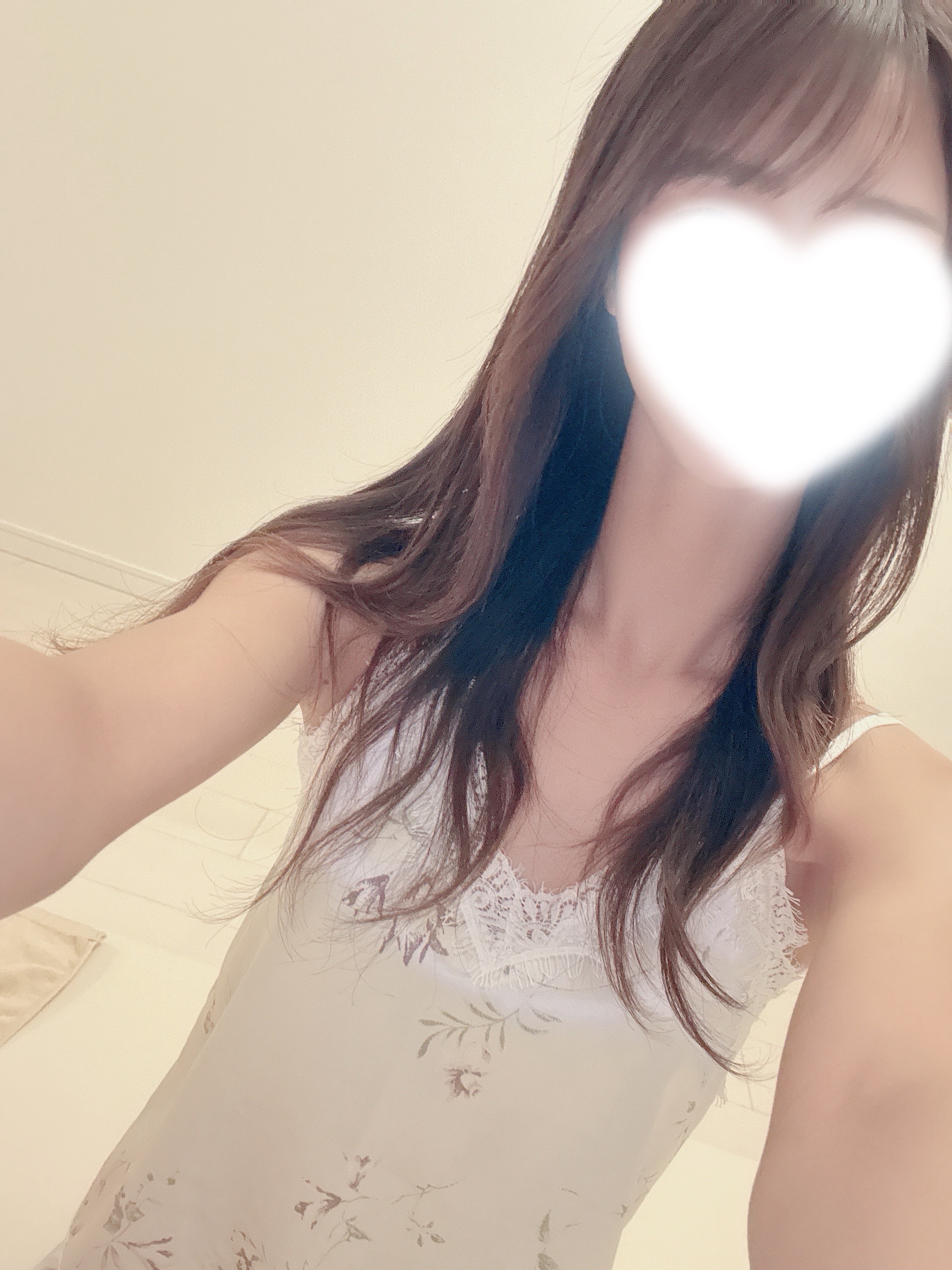 せっかくの日曜日１日中雨ですが
のあは元気に出勤してるんで会いにきてね☺️✨

次の出勤は🎈
12日　17時〜23時
14日　17時〜23時
