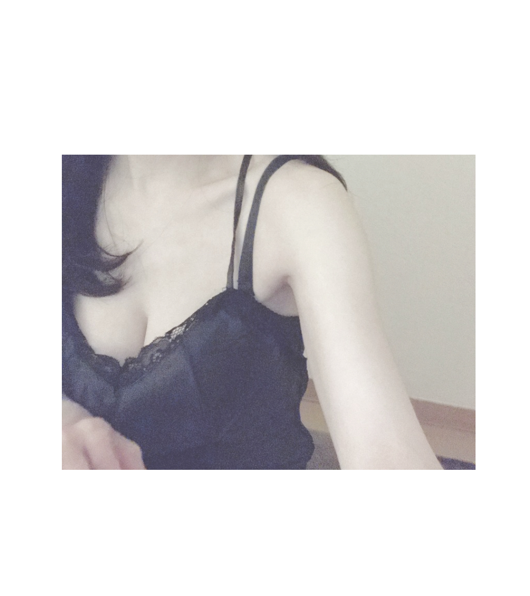 おはようございます♡
ゆりこです♡
月曜日！
新しい1週間、一緒に頑張りましょう♡
雨の日の思い出エピソードを02に書いてみました。
良かったら見てほしいです♡

本日は
▶︎南浦和に出勤しています
▶︎17-22:30
　　18:50-🈵
　　20:40-🈳あり♡

ぜひお客様の雨の日の思い出も
聞かせてください♡

今夜南浦和のお部屋で
お待ちしております♡

ゆりこ♡