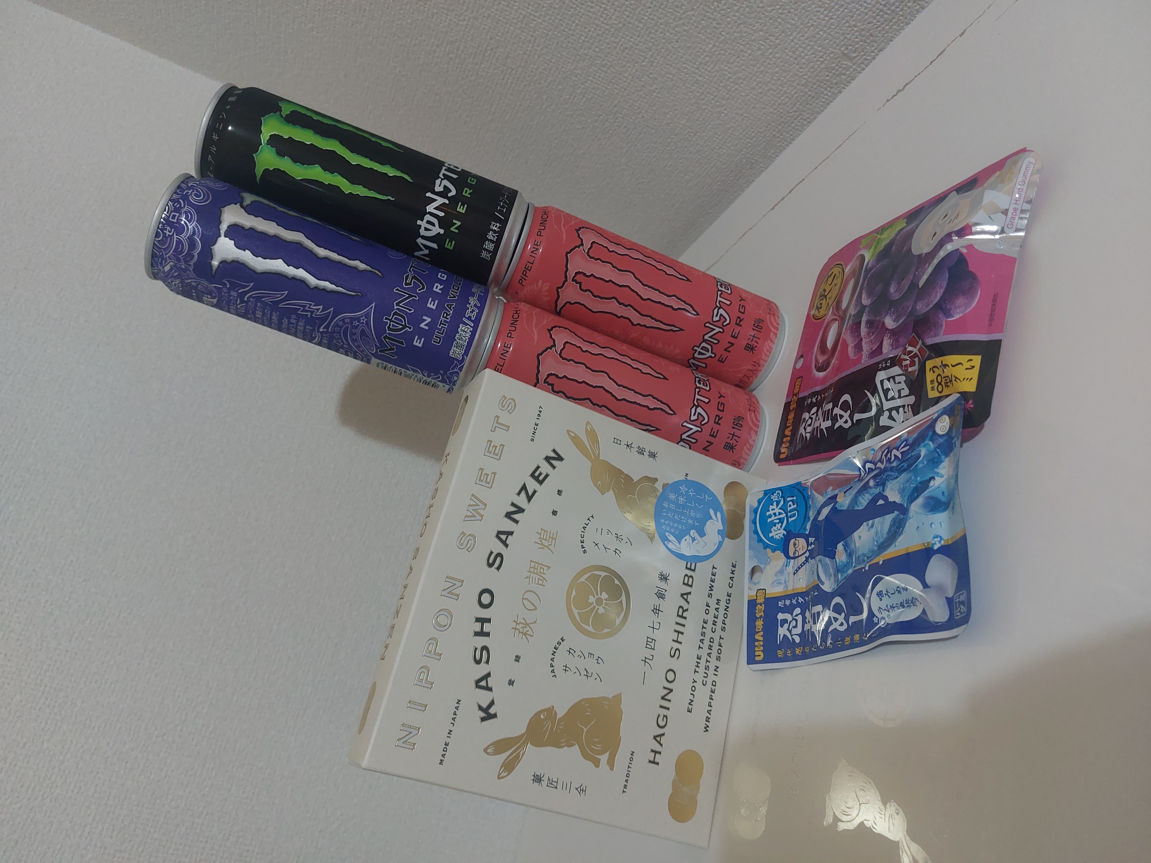 南浦和1日🈵ありがとうございました✨

本指さん、新規さん、ネット指さん
ありがとうございました🙌

たくさんのお土産もありがとう～😂
仕事の日の朝ごはんは
モンエナかちこみます💪😎

お土産に頂いた【萩の調 煌/はぎのしらべ こう】
が美味しすぎて感動した…🥹
カスタードの軽さにびっくり‼️
これはパクパク食べちゃうよ🤣

ゆるりとダイエット継続するぞ！笑😇