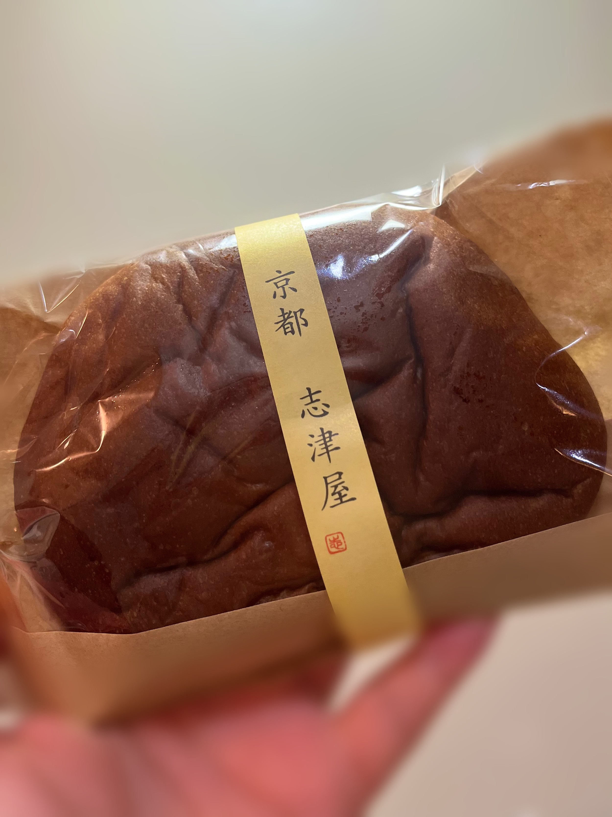 昨日もご来店・ご指名頂きありがとうございました✨

シャイな方が四つん這いや仰向けの時になると素を見せ始めてくれるのがとっても楽しいです♩心を開き始めてくれてるのかな？と嬉しくなります☺️🌸

本指名様はもう心を開ききってくれてるから
身を委ねてくれてる感じがかわいい😂
最初のシャワーに行くまでもスムーズで私に慣れすぎてて笑っちゃいます笑

いつも素敵な出会いがあり、貴重なお時間を一緒に過ごせてゆあは幸せです(*˘︶˘*).｡.:*
これからもご来店お待ちしております🤍

クリームパン