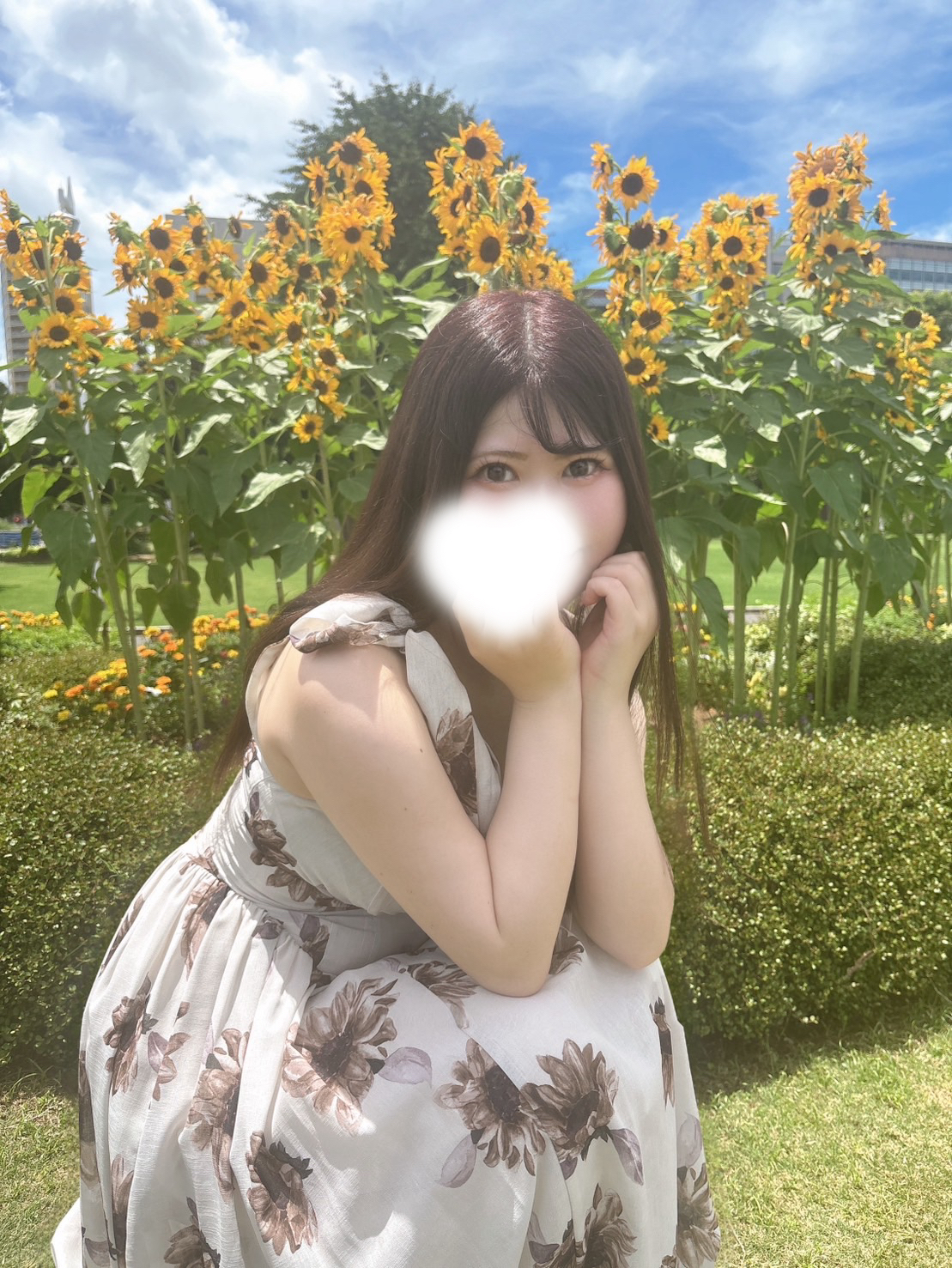 

こんばんは！
ことです♡♡

だんだん暑くなってきましたね☀️

晴れているのは嬉しいけど
暑いのは苦手なのでほどほど希望です笑

この前ね、向日葵畑に行ってきました🌻
お写真おすそ分けしますね📸

♡こと♡


