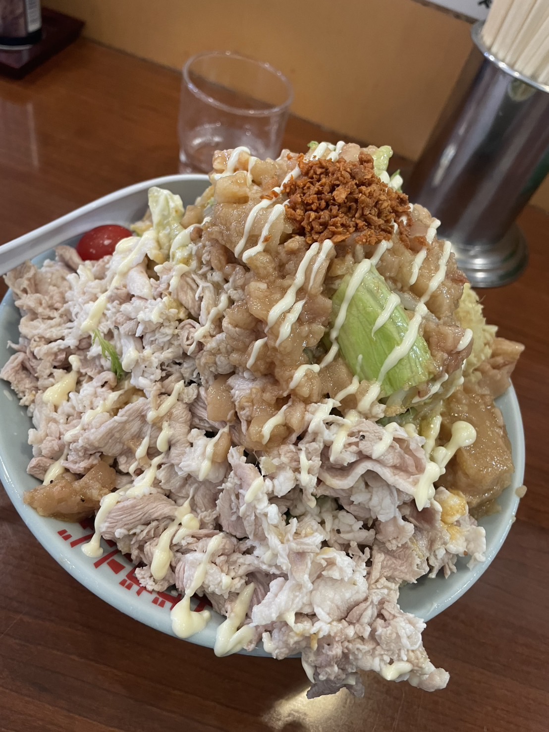 とむ