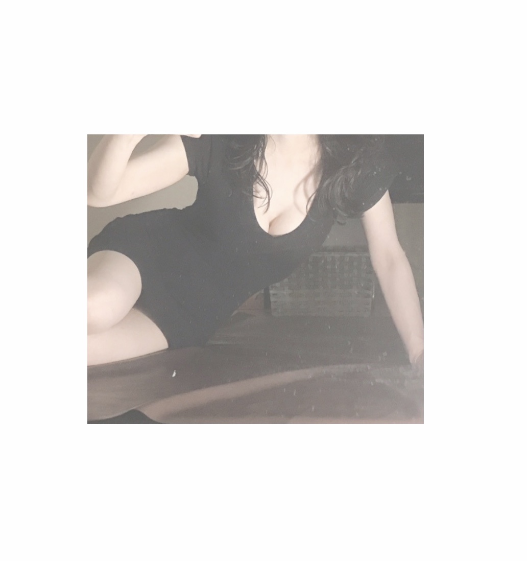 こんにちは
ゆりこです♡

早朝の大きな地震、大丈夫だったでしょうか？
お怪我などされてませんように

夏も終わりに近づいて参りました
色んな事がある日々の中で、
ちょっと甘えに、癒されに、、、
また頑張れるように、、
心を癒しにぜひいらしてくださいね
大丈夫だよ♡って包み込ませてくださいね♡

【空き状況♡】
▶︎8/23(日)
▶︎北千住　12-21
12-🈵
13:30-🈵
15:50-🈵
18〜🈳