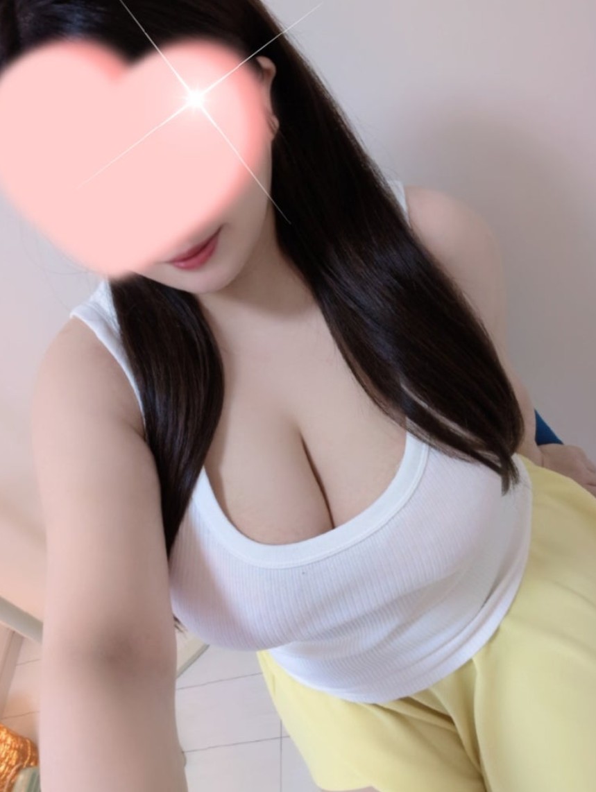 おはようございます☀️

本日10:00〜16:00
北千住ルームに出勤です🎀🌟

朝からしっかり雨ですね🫨🫨
1日やむ感じないのはちょっと嫌だけど
気温低くて涼しいから嬉しい…🥹✨

急な気温差で体調崩さないように
しっかり休息大事にしましょ🌸
週の終わりに癒しパワーお届けします🫧