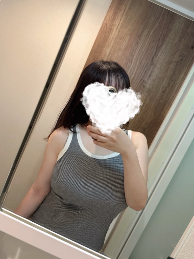 
今日会いに来てくれた仲良し本指様、初めましての方もありがとうございました🥰💕

また会いに来てくれるのってやっぱり嬉しい🫪♡初めましての方とも楽しい時間を過ごせて幸せでした🫧

会いに来てくれることに感謝です♡
また一緒に楽しい時間過ごそうね☺️✨

明日は【20:00〜23:00 南浦和】に出勤します✊🏻タイミング合う方、ぜひお待ちしてます🥳

みんな1日お疲れ様でした🌟
おやすみなさい😴💫