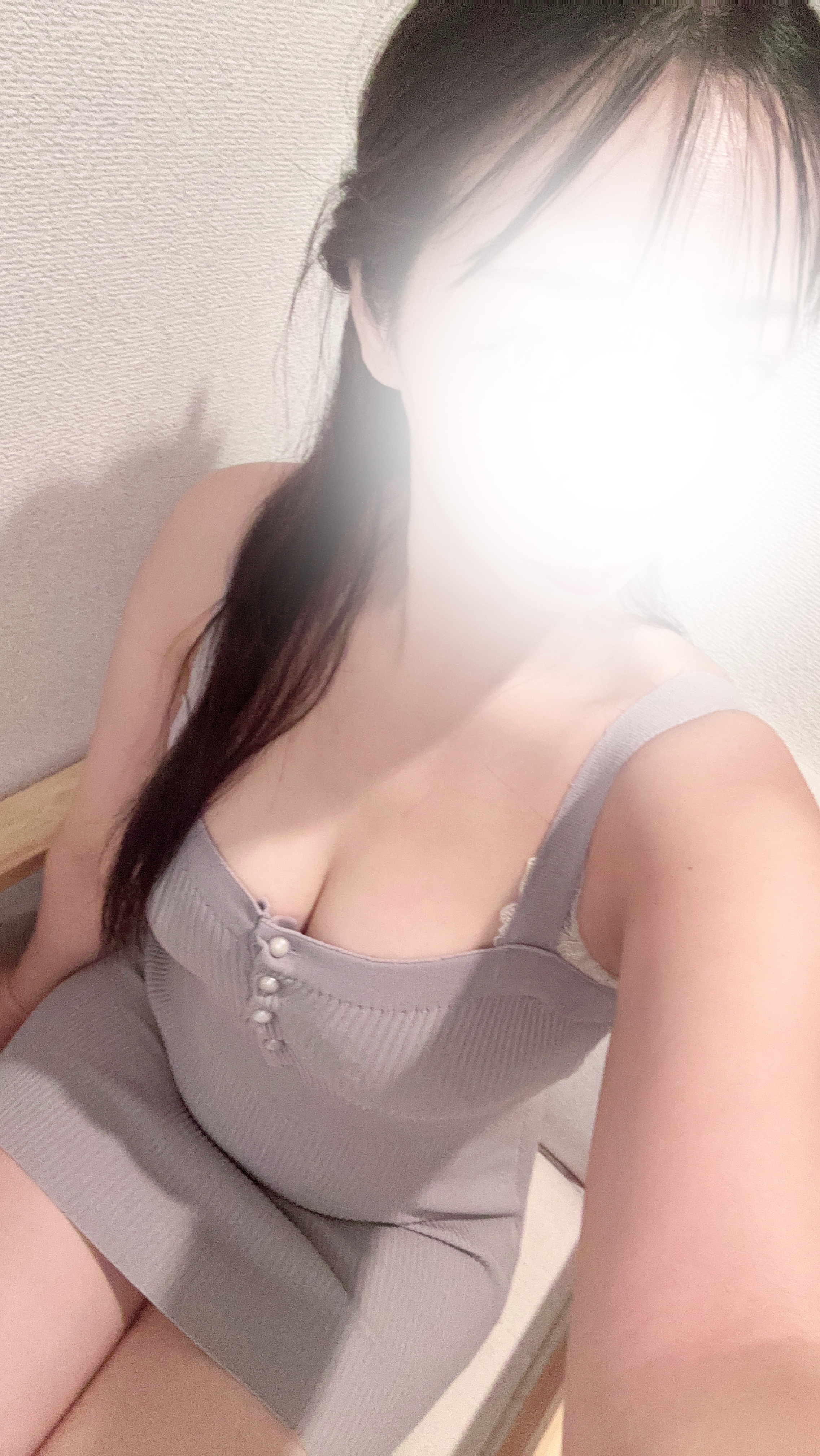 暑い季節から段々涼しい季節になってきましたね🍂
皆、季節の変わり目で体調崩さないようにね🙂‍↕️

本日14:00-18:00出勤しております😌