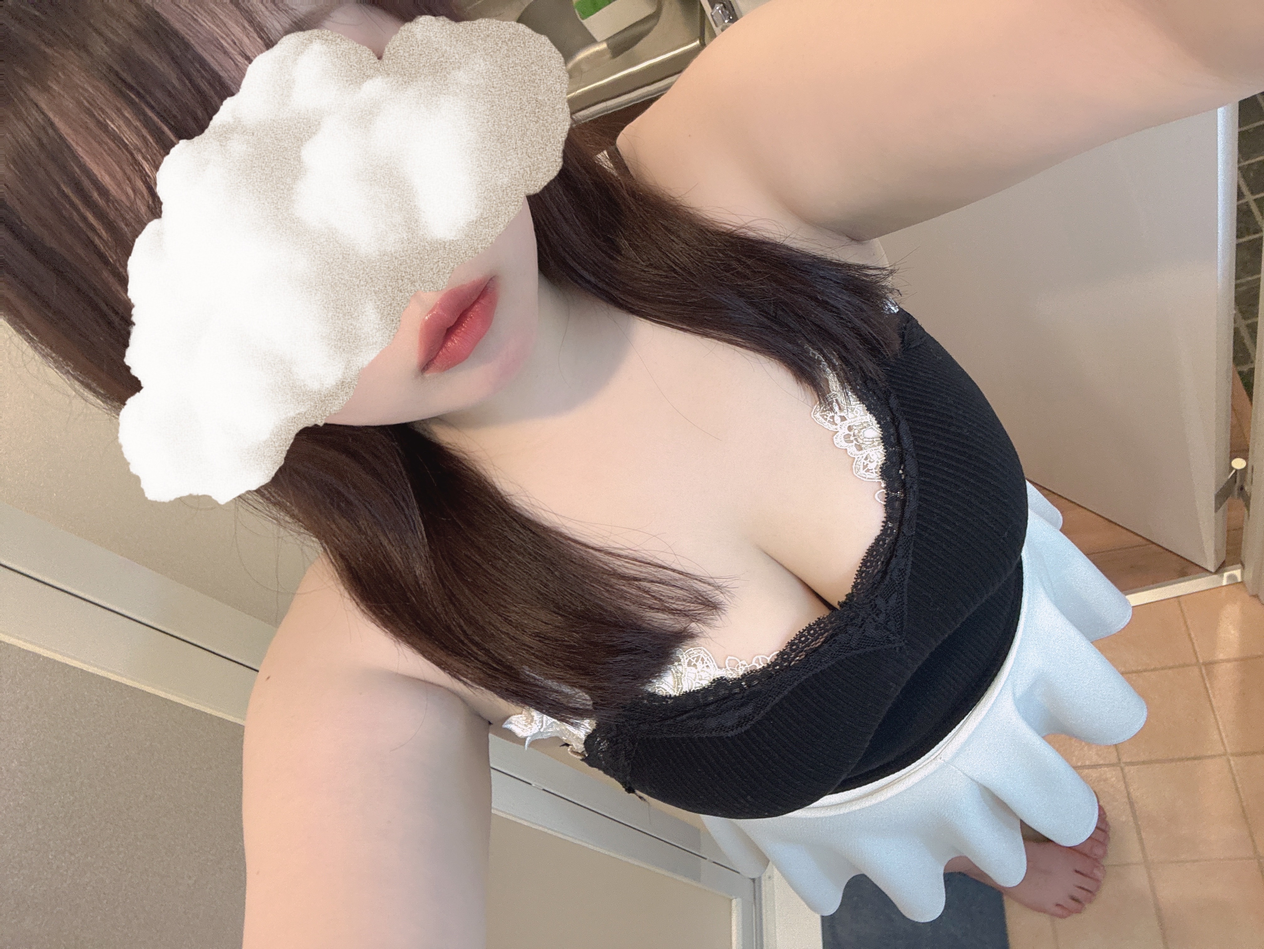 気持ちいいくらいな秋晴れですね☺️
朝日に目を覚ましてもらったの久しぶりでとっても嬉しい🍀✨
気分が上がって、朝からストレッチとお洗濯してきました😊えらい？🥺

そんな今日は珍しく、北千住出勤です🏠

夕方ちょい過ぎまで出勤してますので
気になるなぁ、と思ってるお兄さまお問い合わせお待ちしてます💕
スムーズにご案内できる時間もございます💆🏻‍♀️

このblogでは告知できてませんでしたが、
本指名とネット指名のお客様限定でハロウィン個人イベント（？）をやってます🎃