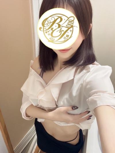 ❤️8/4（火）今話題のエレガント美女‼️驚きの美貌は圧巻《青木りな》❤️
