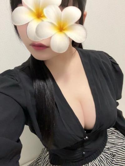 本日14時～体験デビュー！　クールビューティ　れいなさん