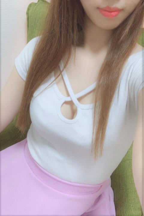 成瀬もえ(24)