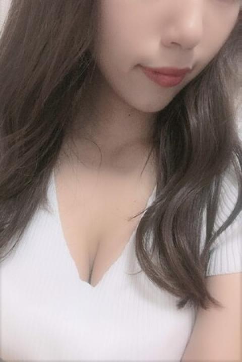 山崎梨花(22)