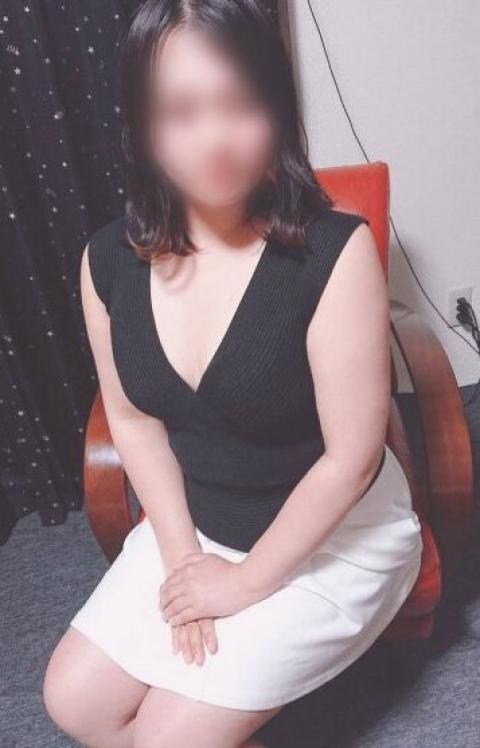 あや(22)