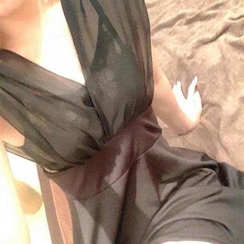 れい(20)