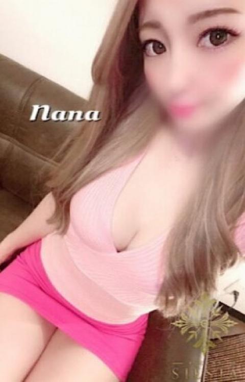 ナナ(25)