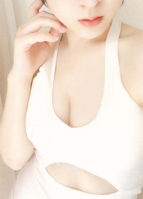 我妻　みれい