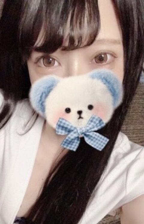 津久井ひな