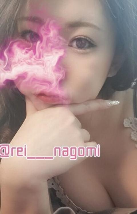 れい(25)