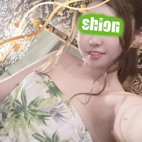 波木しおん(22)