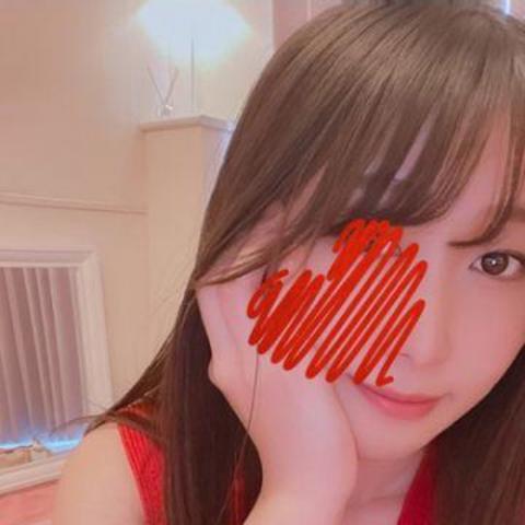 秋山みな(22)