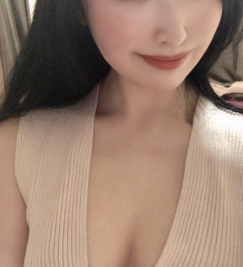 新人れいら(20)