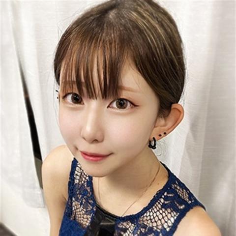 高見 れな(22)