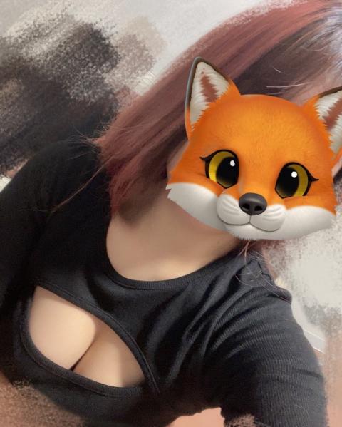 仲　りいさ(21)