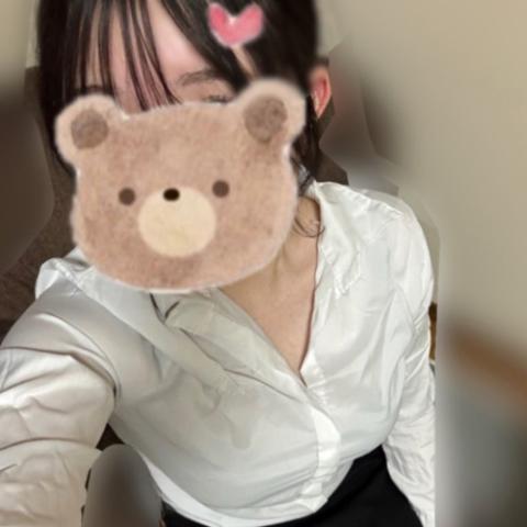 あい(22)