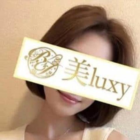 香山りい(30)