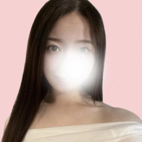 井上もも(22)