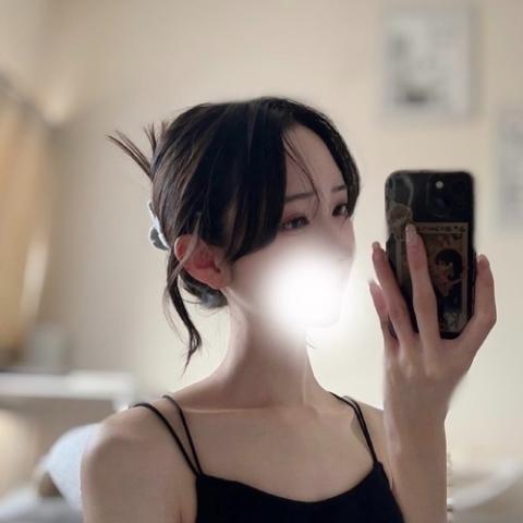 あい(22)