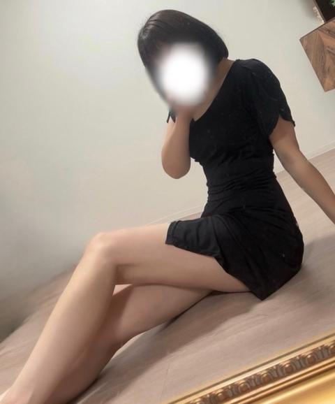 美園りお(26)