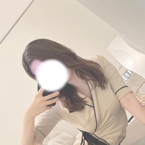 蜜葉　かりん(25)