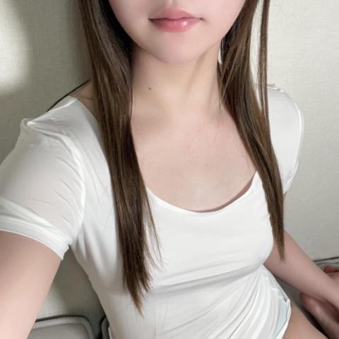 奈々(なな)(24)