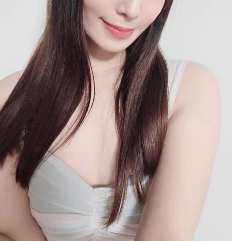 由坂りお(27)