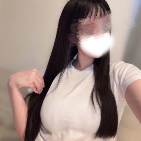 成瀬あかり(25)