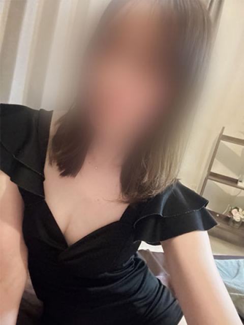 新人りり(22)